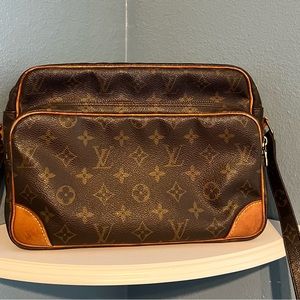 Authentic Louis Vuitton Nil Crossbody
